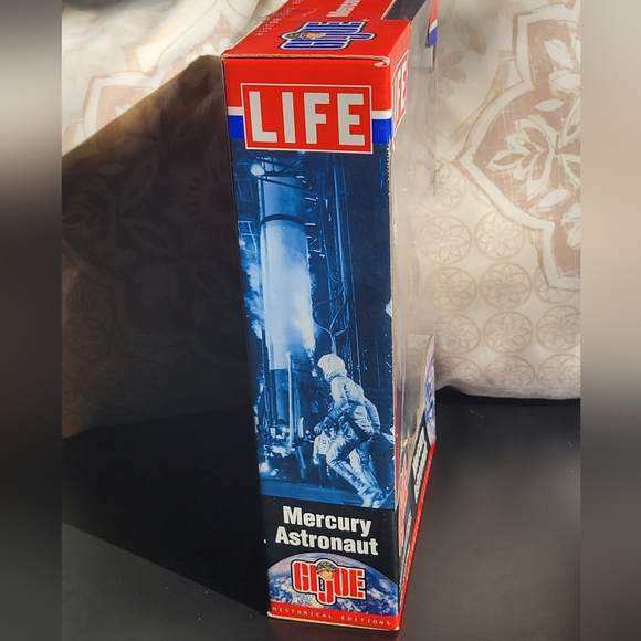 G.I. Joe Astronaut John Glenn Life Magazine Collectible Set - Picture 3 of 13
